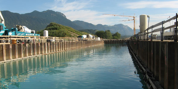 Baugrube bereit für die Betonage unter Wasser Österreich